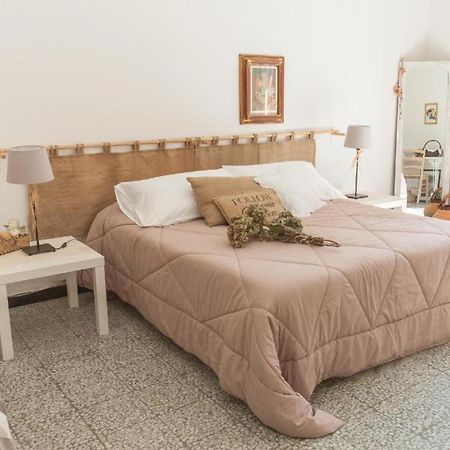 Bed and Breakfast Primo Piano Монелья Екстер'єр фото